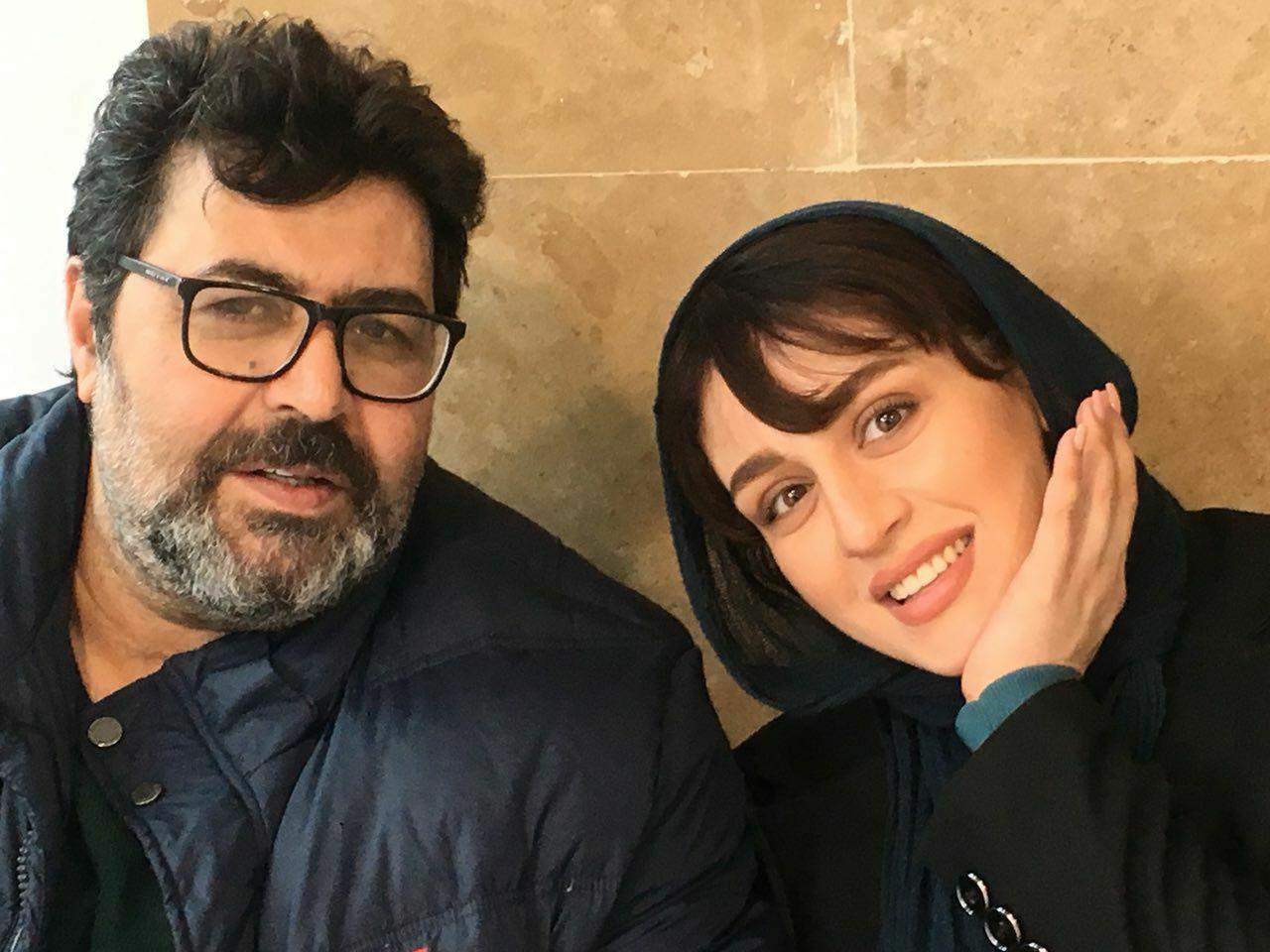 فرهاد اصلانی در پشت صحنه فیلم سینمایی کلمبوس به همراه میترا رفیع