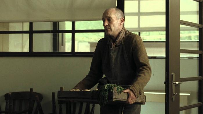 David Hayman در صحنه فیلم سینمایی پسری در پیژامه راه راه