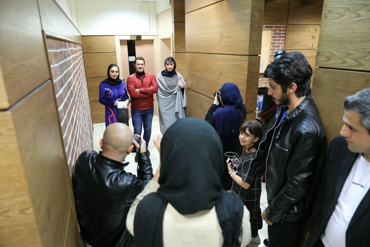 آزاده زارعی در اکران افتتاحیه فیلم سینمایی هایلایت به همراه پژمان بازغی و مینا وحید