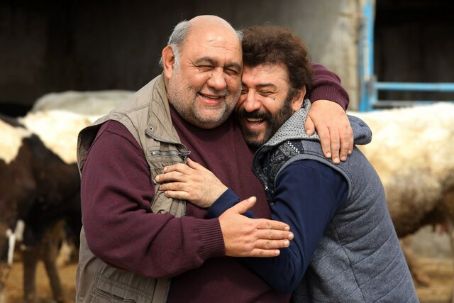 علی انصاریان در صحنه فیلم سینمایی اژدر به همراه لوون هفتوان