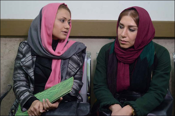 نسیم ادبی در صحنه فیلم سینمایی حراج به همراه مهسا آبیز
