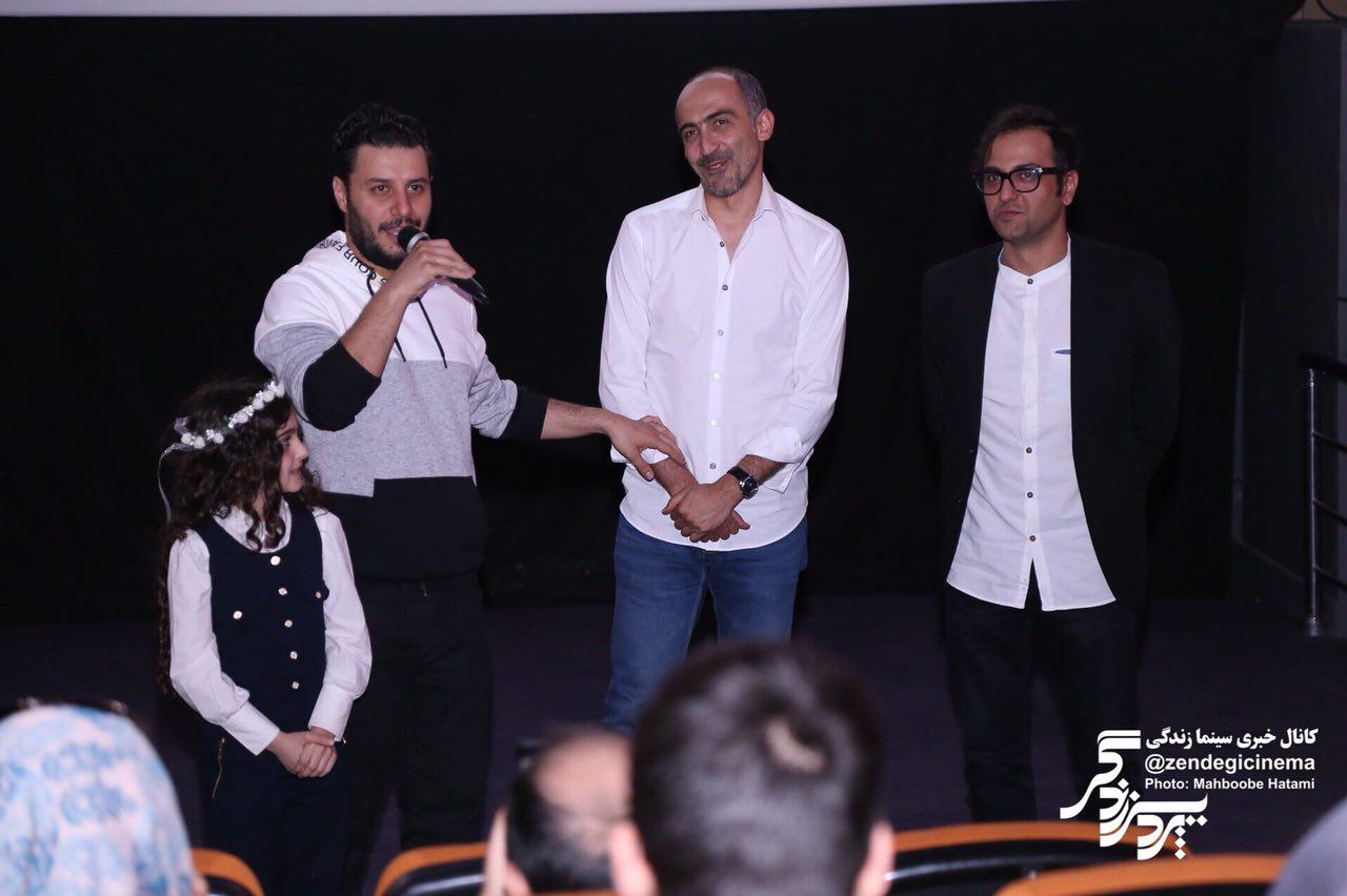 جواد عزتی در اکران افتتاحیه فیلم سینمایی لاتاری به همراه هادی حجازی‌فر