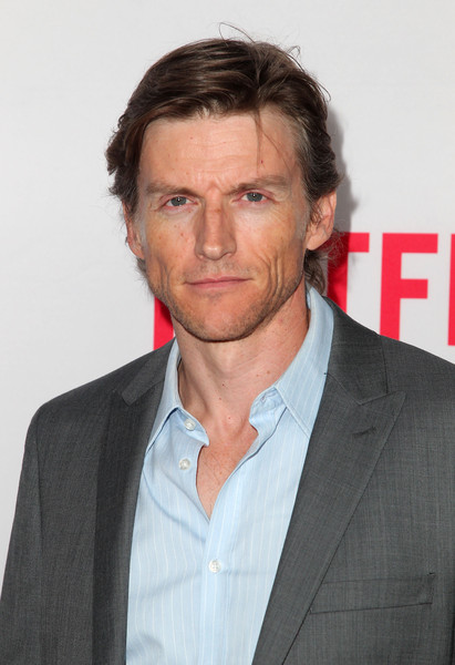 Gideon Emery در صحنه سریال تلویزیونی دردویل