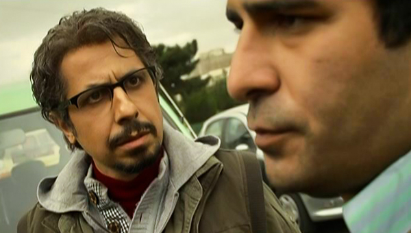 یوسف تیموری در صحنه سریال تلویزیونی خروس به همراه سید جواد رضویان