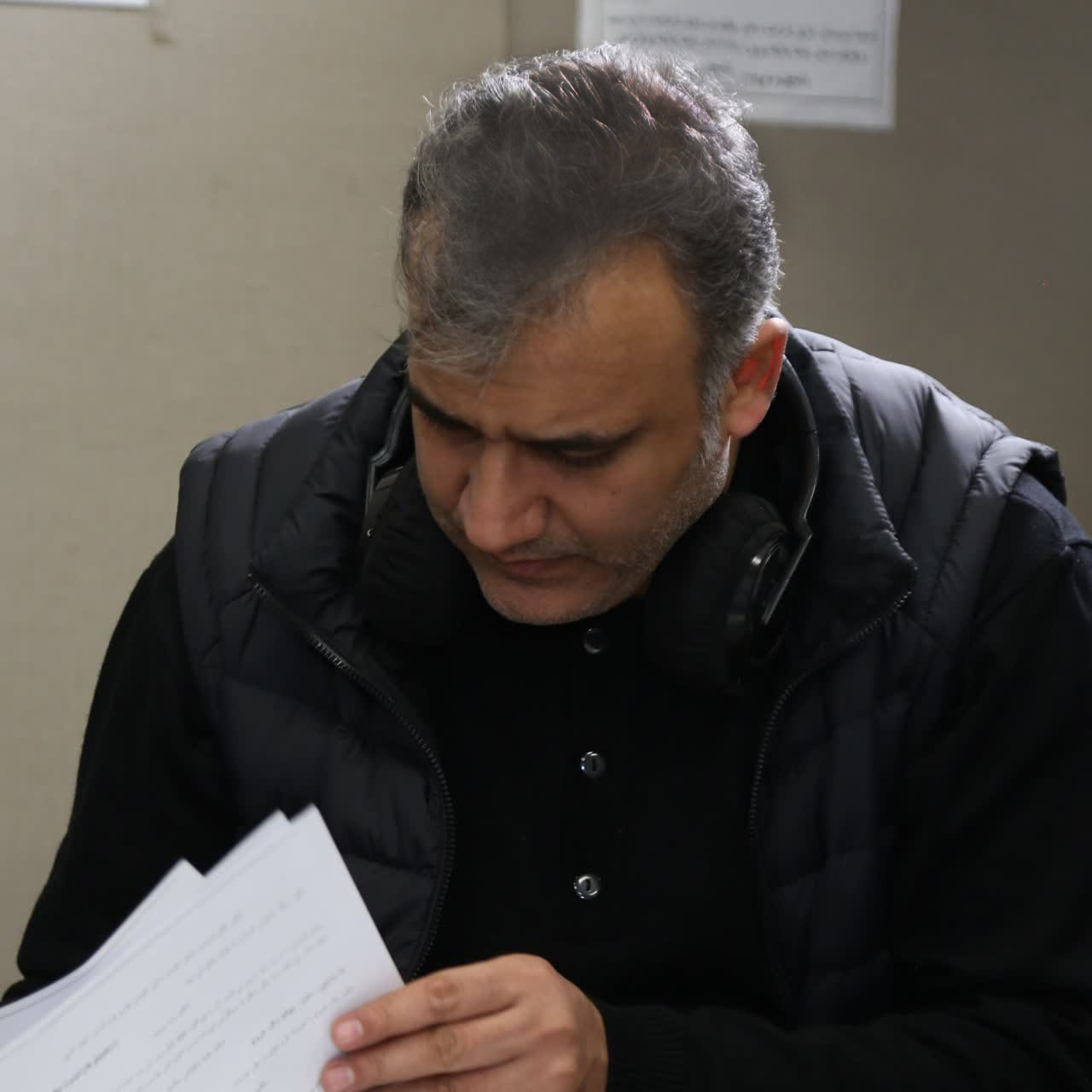 تصویری از مصطفی معارف‌وند سینما و تلویزیون در پشت صحنه یکی از آثارش