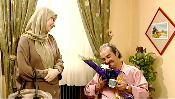 علی عمرانی در صحنه سریال تلویزیونی دو قلوها