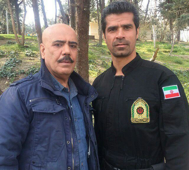 کاظم بلوچی در پشت صحنه سریال تلویزیونی آمین به همراه هادی ساعی