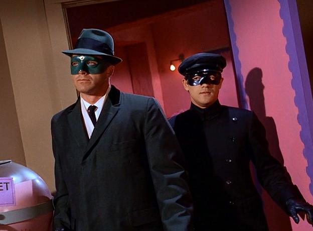 بروس لی در صحنه سریال تلویزیونی Batman به همراه Van Williams
