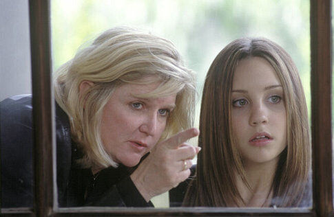 Dennie Gordon در صحنه فیلم سینمایی چیزی که یک دختر می خواهد به همراه Amanda Bynes