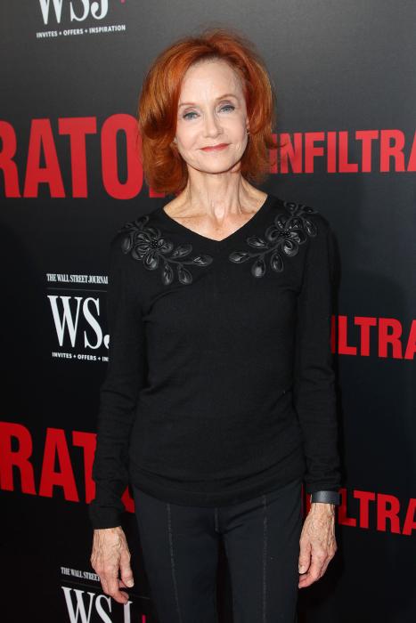 Swoosie Kurtz در صحنه فیلم سینمایی نفوذی