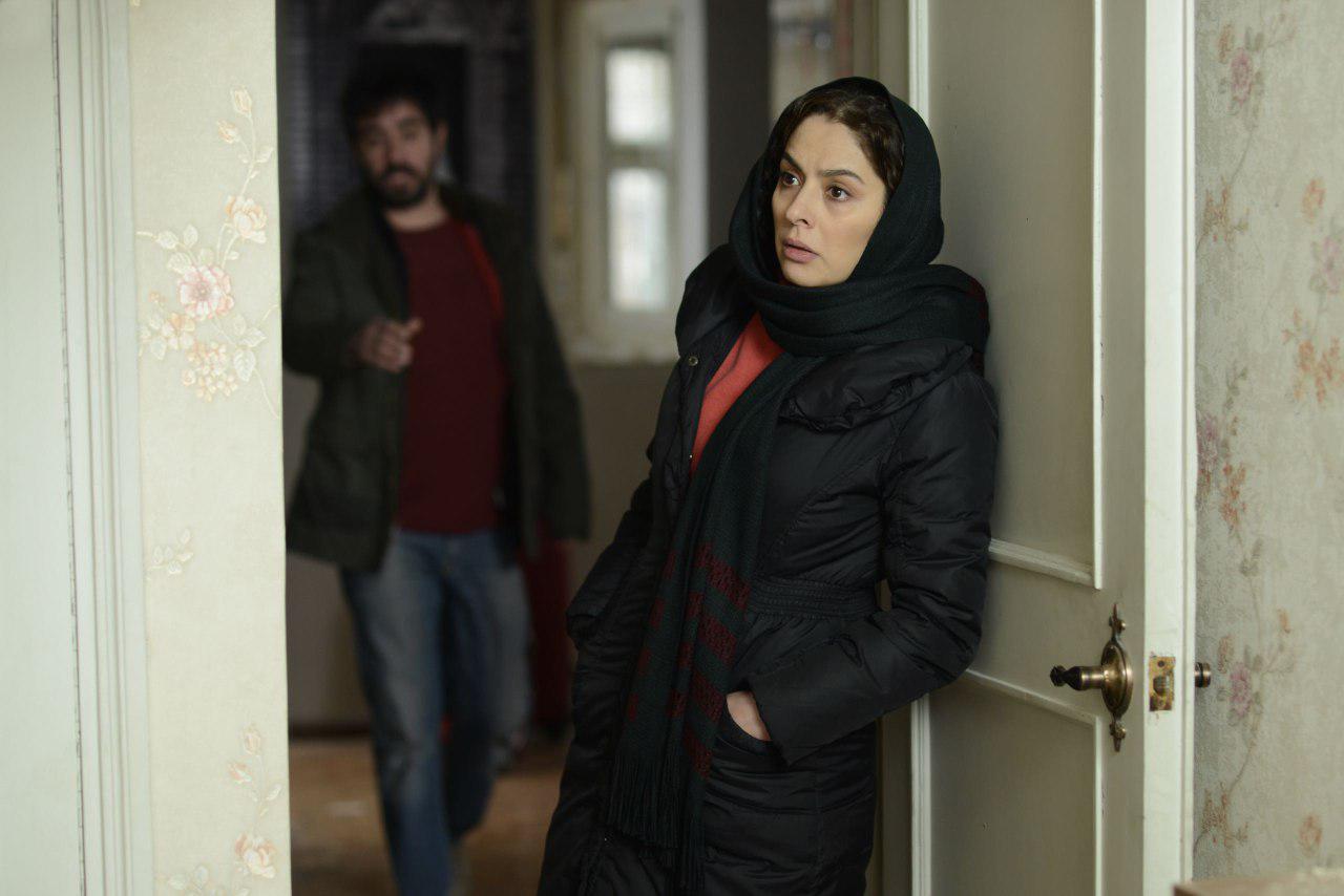 سید‌شهاب حسینی در صحنه فیلم سینمایی فروشنده به همراه مارال بنی‌آدم