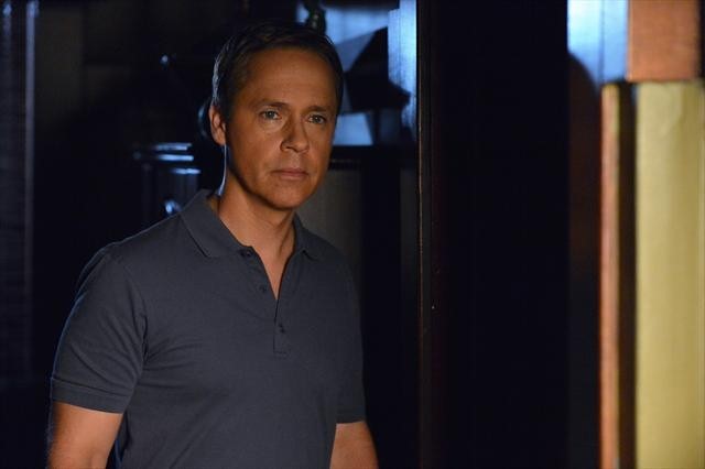 Chad Lowe در صحنه سریال تلویزیونی دروغ گوهای کوچک زیبا