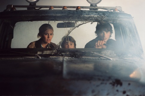 Cole Heppell در صحنه فیلم سینمایی The Fog به همراه Maggie Grace و Tom Welling