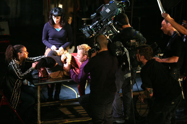 Tracie Thoms در صحنه فیلم سینمایی Rent: Filmed Live on Broadway به همراه Will Chase، Renée Elise Goldsberry و Eden Espinosa