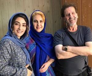 الهام طهموری در صحنه سریال تلویزیونی شرم به همراه فاطمه گودرزی