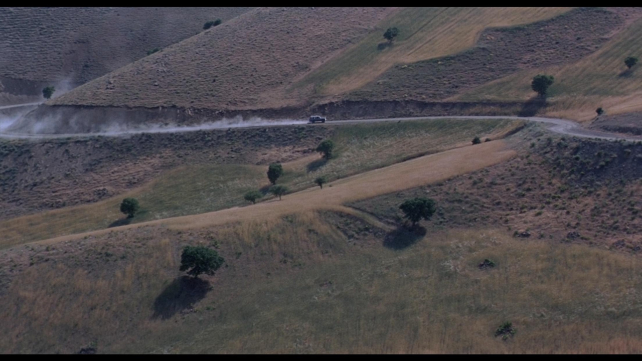  فیلم سینمایی The Wind Will Carry Us به کارگردانی Abbas Kiarostami