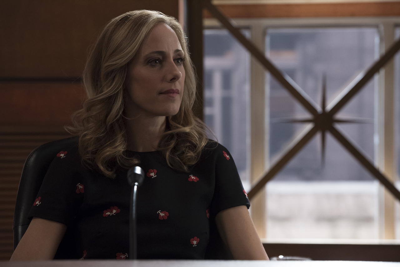 Kim Raver در صحنه سریال تلویزیونی Designated Survivor