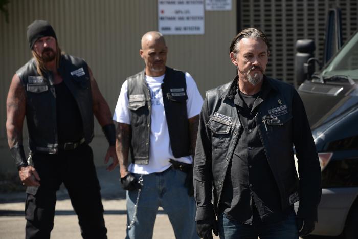 David Labrava در صحنه سریال تلویزیونی فرزندان آشوب به همراه Tommy Flanagan