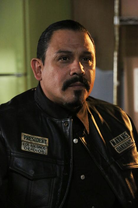 Emilio Rivera در صحنه سریال تلویزیونی فرزندان آشوب