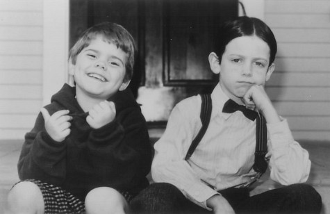 Travis Tedford در صحنه فیلم سینمایی The Little Rascals به همراه Bug Hall