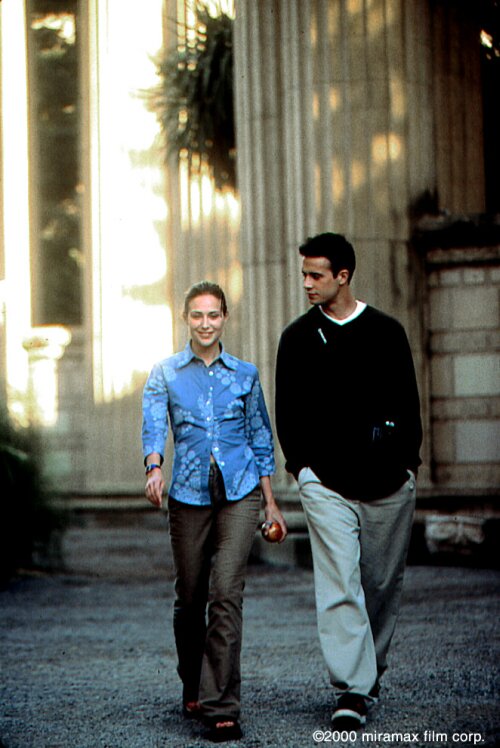 Claire Forlani در صحنه فیلم سینمایی Boys and Girls به همراه Freddie Prinze Jr.