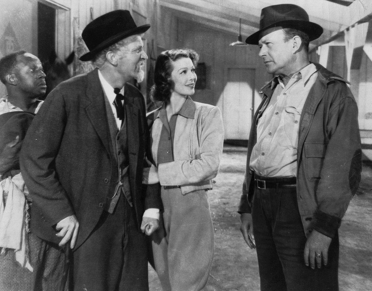 Eddie 'Rochester' Anderson در صحنه فیلم سینمایی Kentucky به همراه Walter Brennan، Loretta Young و Willard Robertson