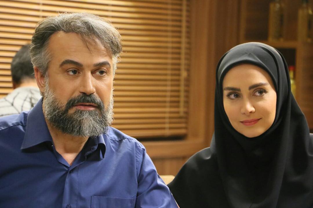 مریم خدارحمی در پشت صحنه سریال تلویزیونی دوردست‌ها به همراه دانیال حکیمی