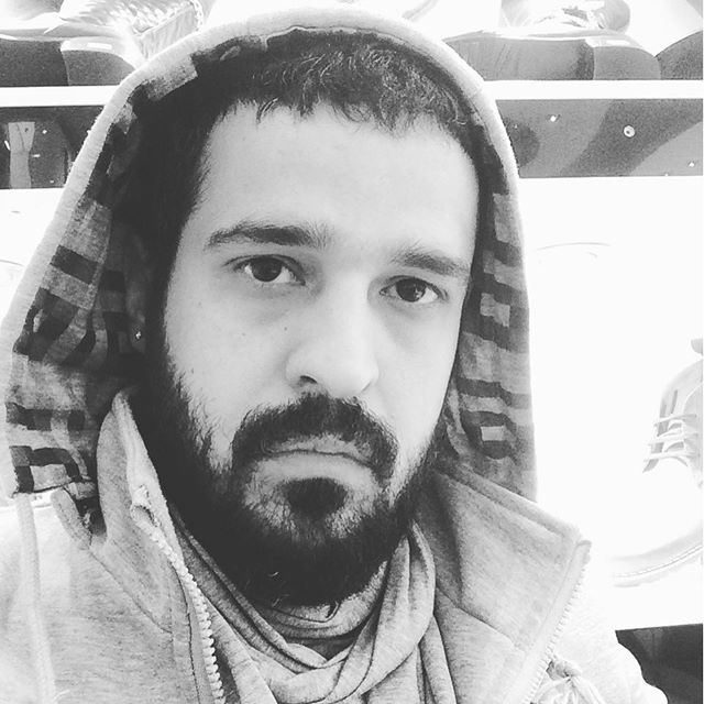 تصویری شخصی از مجتبی پیرزاده، بازیگر سینما و تلویزیون