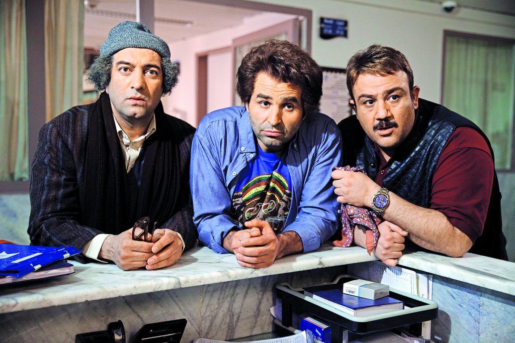 مهران غفوریان در صحنه فیلم سینمایی ما خیلی باحالیم به همراه مجید صالحی و علی مسعودی