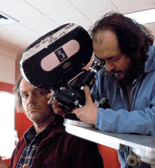 استنلی کوبریک در صحنه فیلم سینمایی درخشش به همراه جک نیکلسون