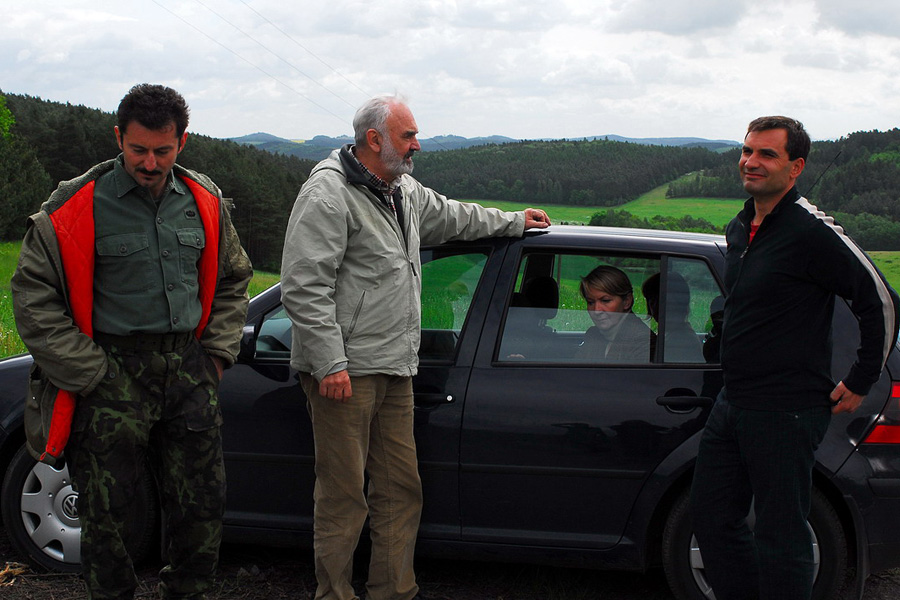 Ondrej Vetchý در صحنه فیلم سینمایی Empties به همراه Daniela Kolárová، Zdenek Sverák و Jirí Machácek