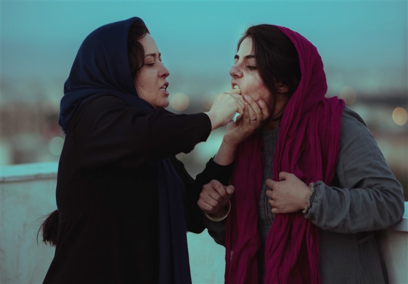 مهراوه شریفی‌نیا در صحنه فیلم سینمایی مدیترانه