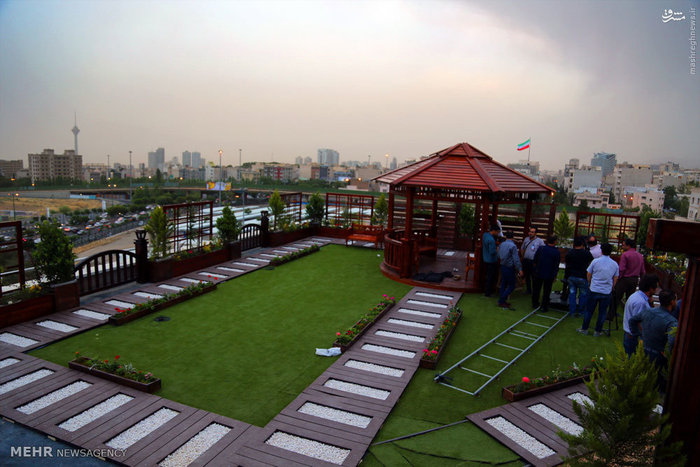 پشت صحنه برنامه تلویزیونی ماه نشان به کارگردانی 