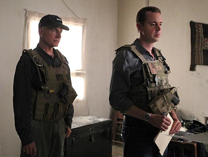 Sean Murray در صحنه سریال تلویزیونی ان سی آی اس: سرویس تحقیقات جنایی نیروی دریایی به همراه مارک هارمون