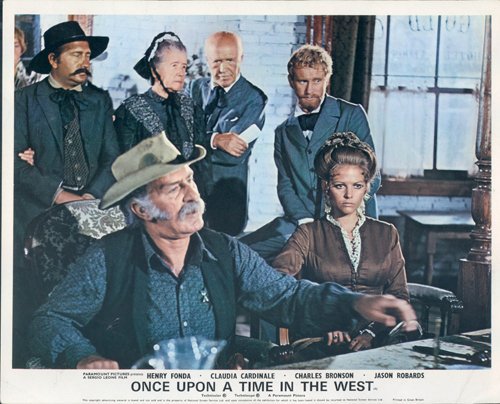Keenan Wynn در صحنه فیلم سینمایی روزی روزگاری در غرب به همراه Claudia Cardinale