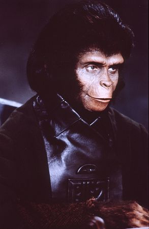 کیم هانتر در صحنه فیلم سینمایی سیاره ی میمون ها