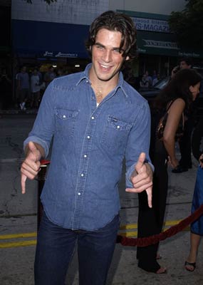 Eddie Cahill در صحنه فیلم سینمایی جی و باب ساکت پاتک می زنند