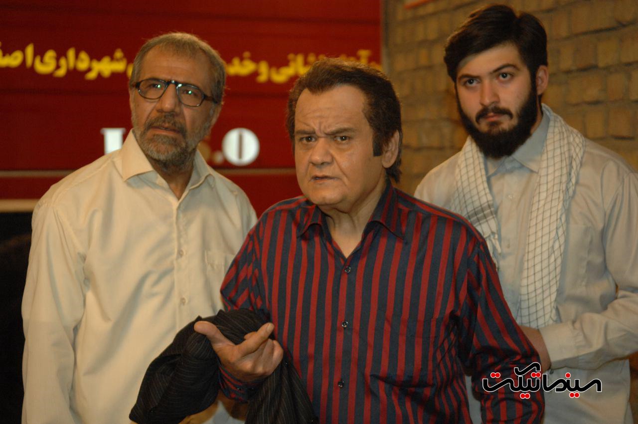 قاسم زارع در صحنه فیلم سینمایی چهار اصفهانی در بغداد به همراه اکبر عبدی
