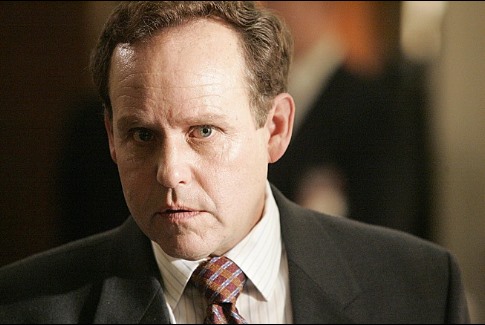 Peter MacNicol در صحنه سریال تلویزیونی 24