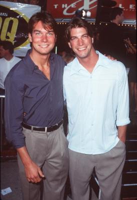 Charlie O'Connell در صحنه فیلم سینمایی پرونده های اکس به همراه جری اوکانل