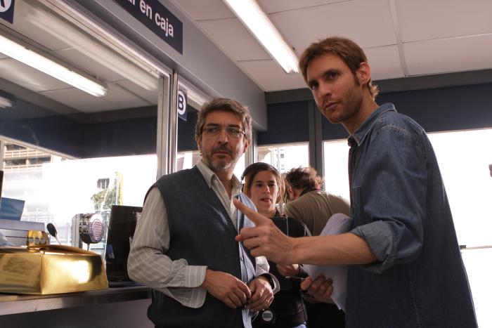 Damián Szifrón در صحنه فیلم سینمایی حکایتهای افراطی به همراه Ricardo Darín