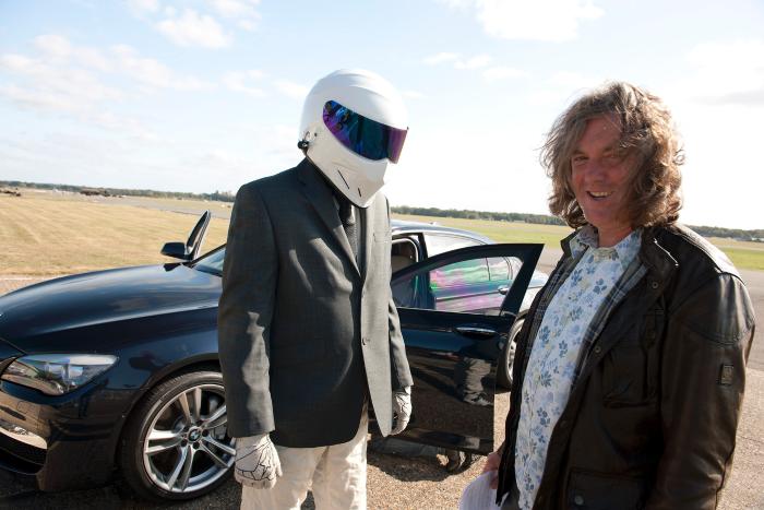 James May در صحنه سریال تلویزیونی تخت گاز به همراه Ben Collins