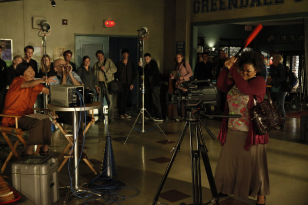 Yvette Nicole Brown در صحنه سریال تلویزیونی Community به همراه Ken Jeong