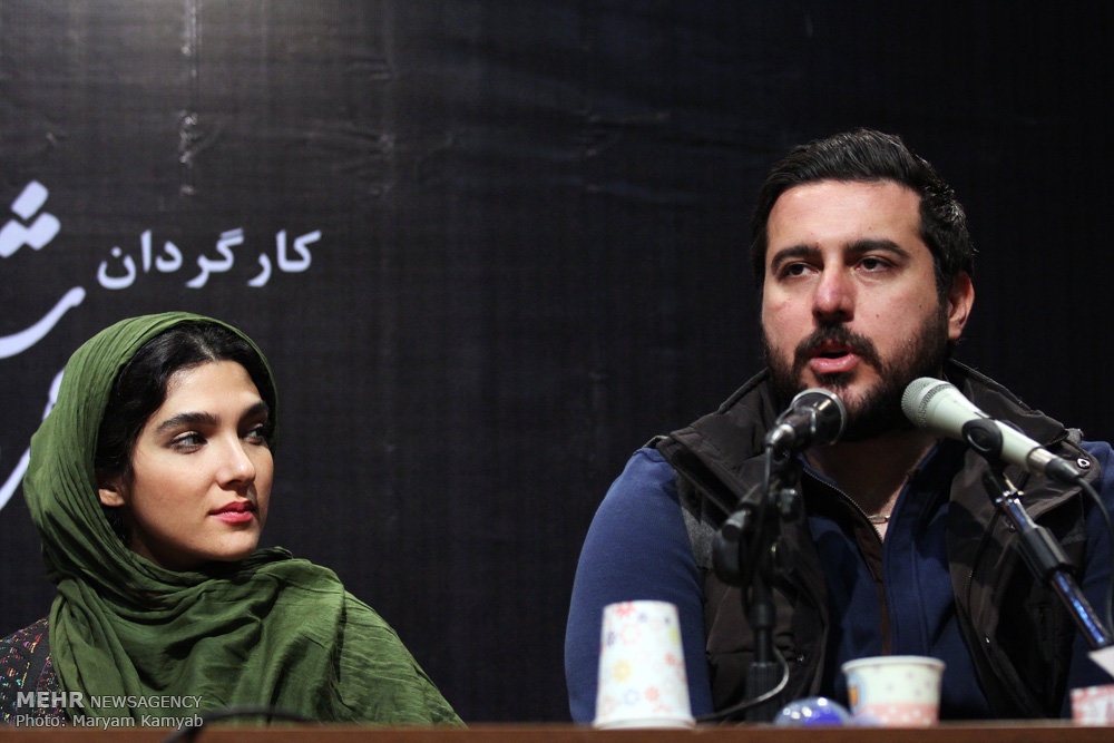 سارا رسول زاده در نشست خبری سریال تلویزیونی پرده‌نشین به همراه محسن کیایی