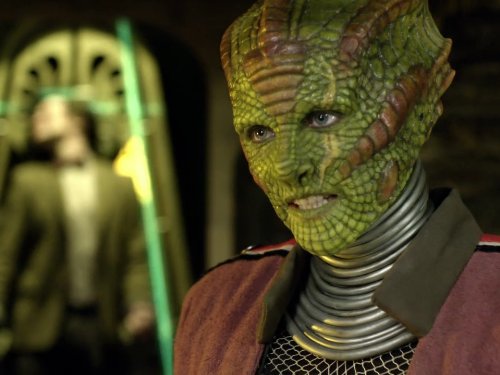 Neve McIntosh در صحنه سریال تلویزیونی Doctor Who