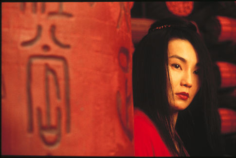 Maggie Cheung در صحنه فیلم سینمایی قهرمان