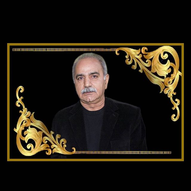 تصویری از پرویز پرستویی، بازیگر و تهیه کننده سینما و تلویزیون در حال بازیگری سر صحنه یکی از آثارش