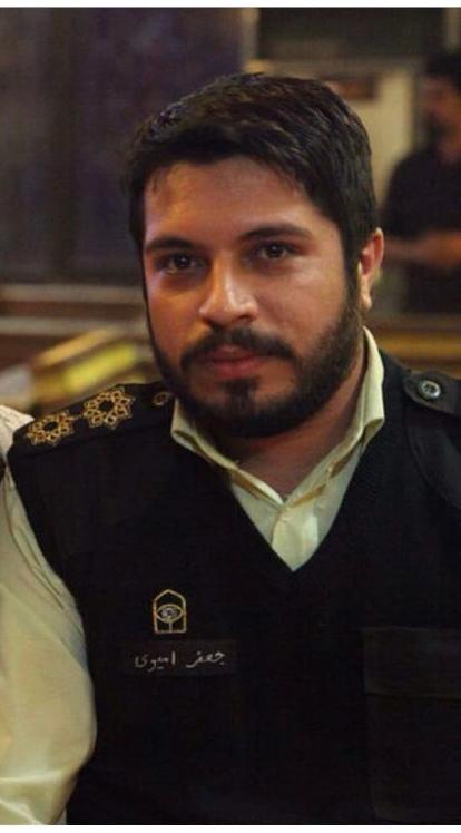 تصویری از آرمین قدرتی، بازیگر سینما و تلویزیون در پشت صحنه یکی از آثارش