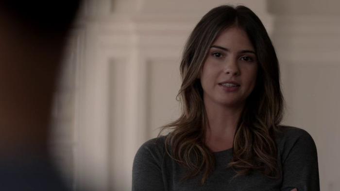 Shelley Hennig در صحنه سریال تلویزیونی گرگ نوجوان