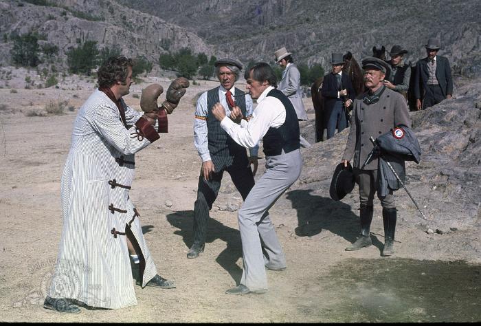 Robert Culp در صحنه فیلم سینمایی The Great Scout & Cathouse Thursday